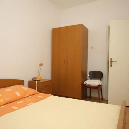 8127b Apartment *