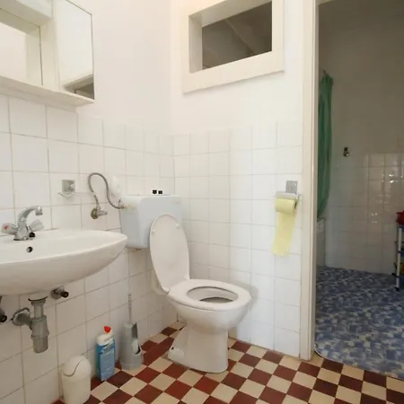 Apartment 8127b